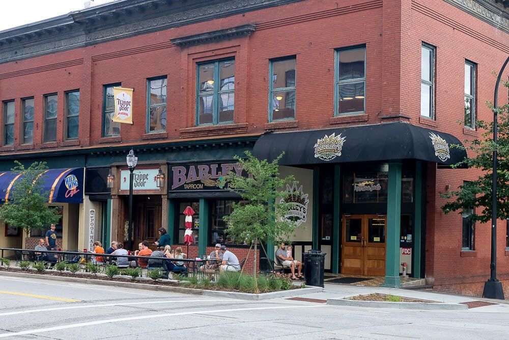 pizza in greenville sc: barleys