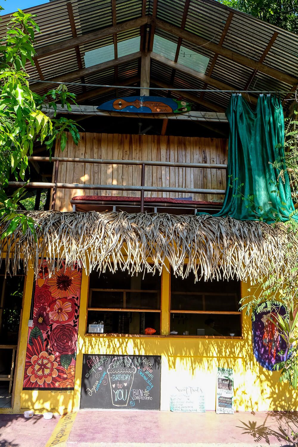 Uvita Hostel: The Flutterby House