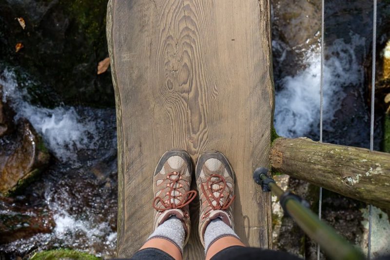 Rainbow Falls Trail