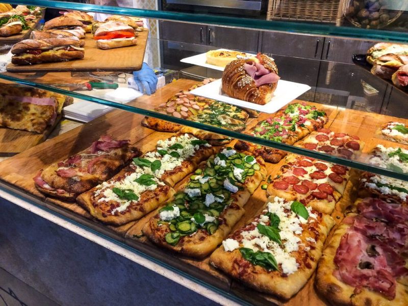 Pizza in Florence, Italy - How much does a trip to italy cost?