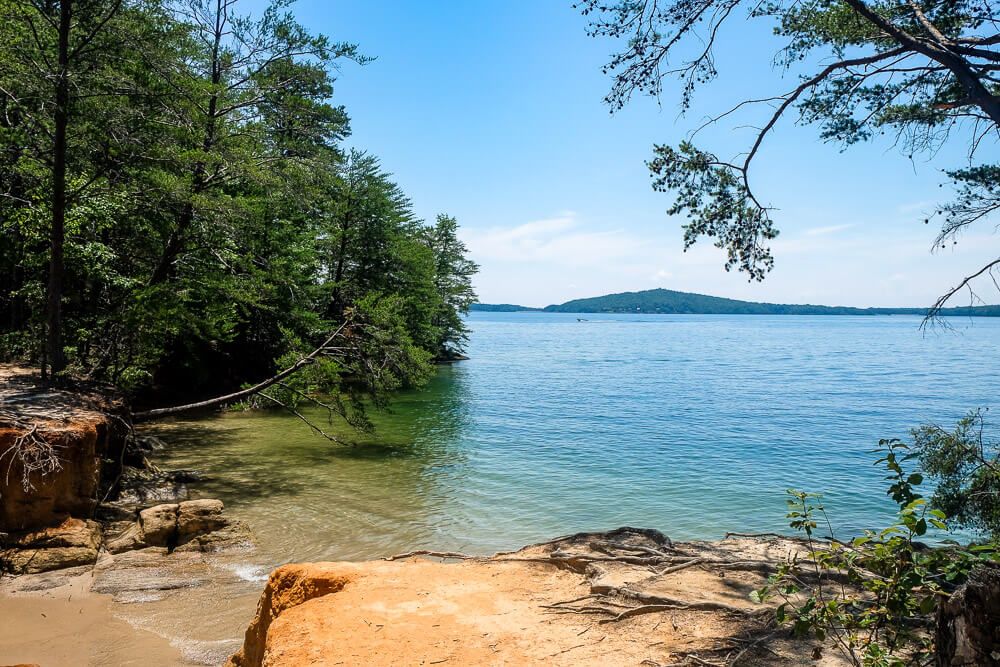 lake jocassee